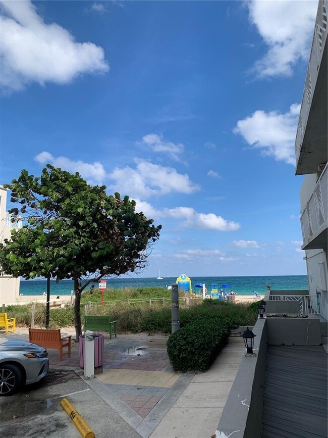 Building Photo - 4144 El Mar Dr Unit 8 Rental