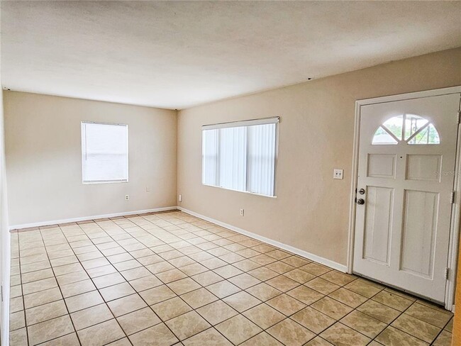 Photo - 1917 Casco St