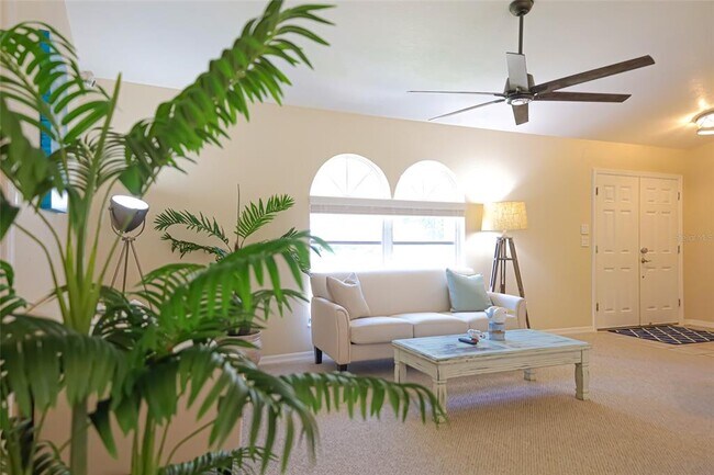 Photo - 1690 Waxwing Ct