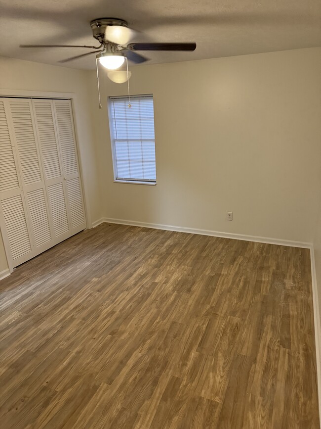 Photo - 1812 Raa Ave