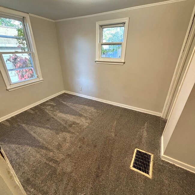 Photo - 411 S Hayford Ave