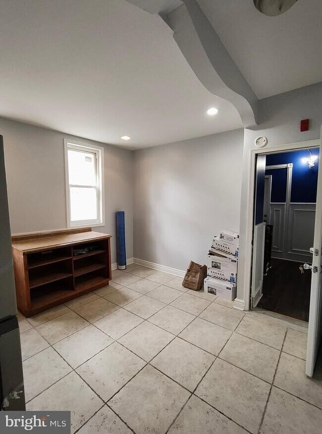 3715 N 15th St Unit 2