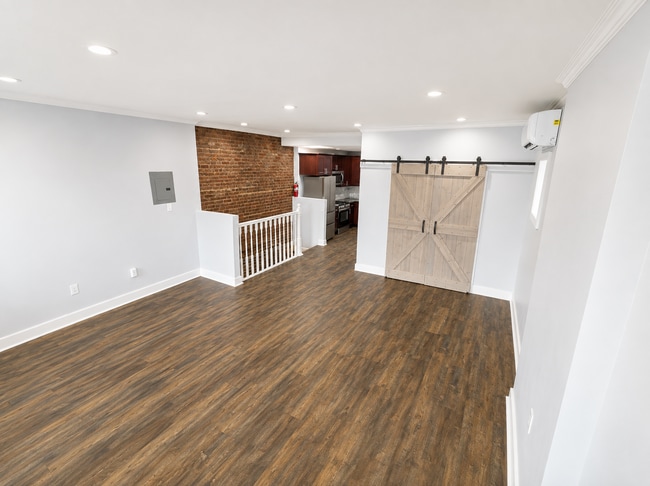 1915 Albany Ave Unit 1