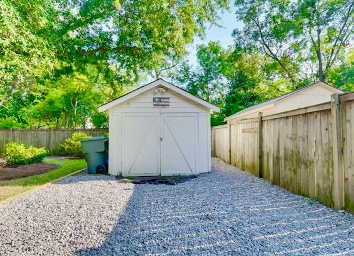 Photo - Adorable Brick 3 Bedroom Home In Highly De...