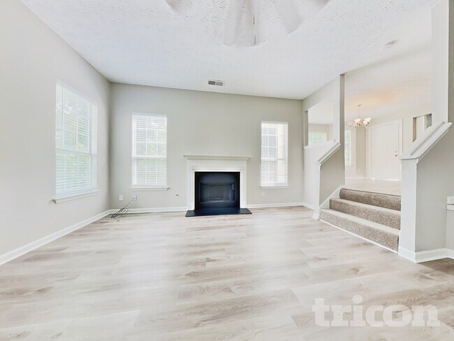 Photo - 1621 Smithson Dr