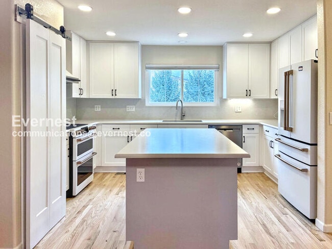 Photo - 1745 Venice Ln