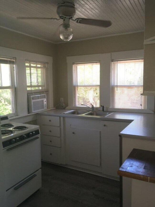 Photo - Bradenton Nine - 1223 Unit D