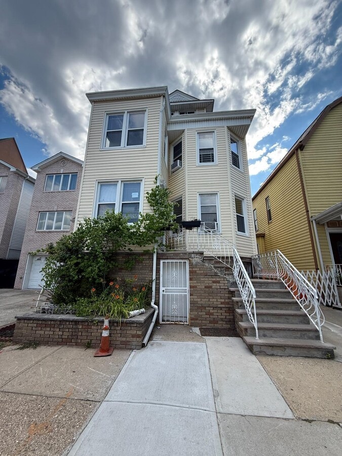 Photo - 308 Davis Ave