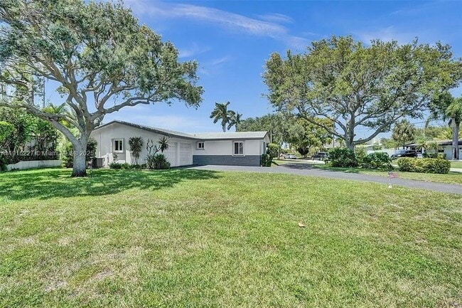 Photo - 2761 NE 12th St