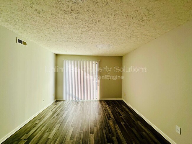 215 Sunn Aire Ct Unit B