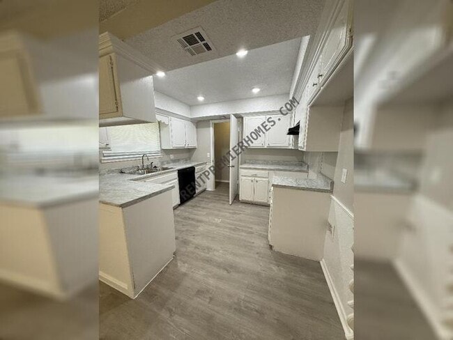 Photo - 1712 Haven Dr