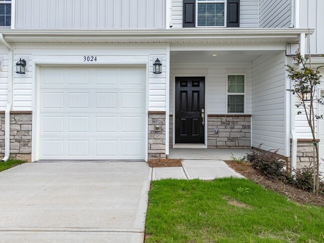 Building Photo - Location Location; 3 BR, 2.5 BA home