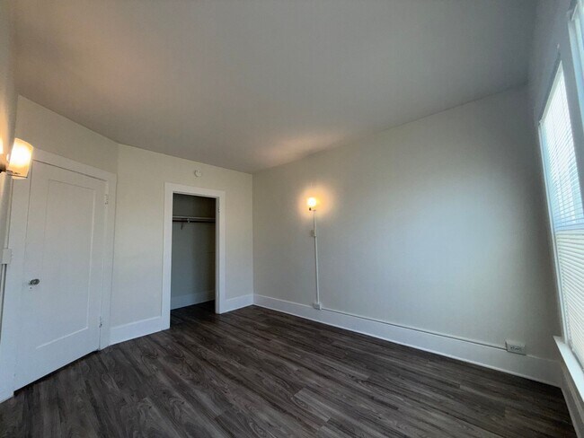 916-922 Orange Ave.