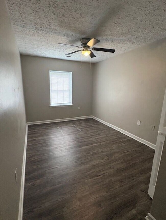 Photo - Sinking Creek Apartments Unit 13602SINKING