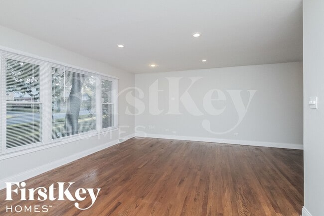 Photo - 1332 Jamie Ln