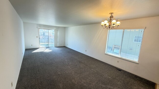 Photo - 777 Wagon Dr Unidad B