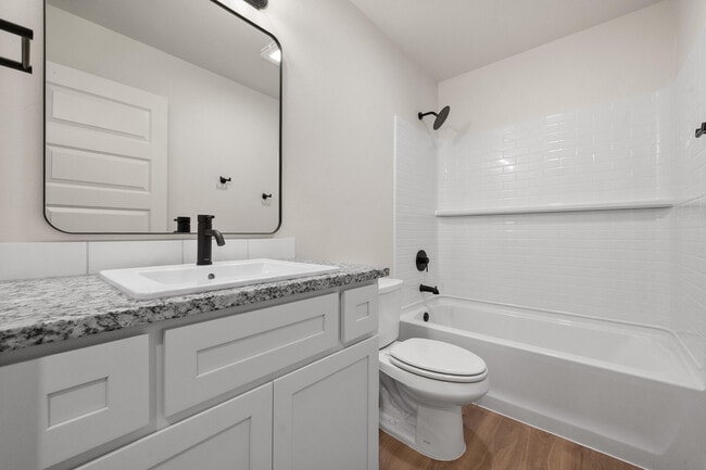 Photo - 2025 Cottonwood Ave