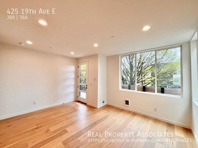 Photo - 425 19th Ave E