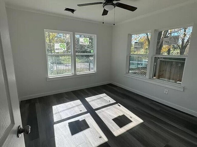 Photo - 3903 Broyles St
