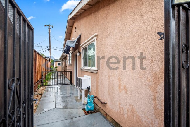 Photo - 2661 S King Rd