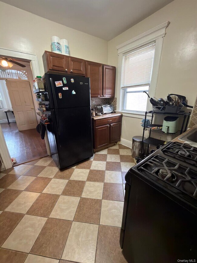 Photo - 33-21 112th St Unit 2nd Fl