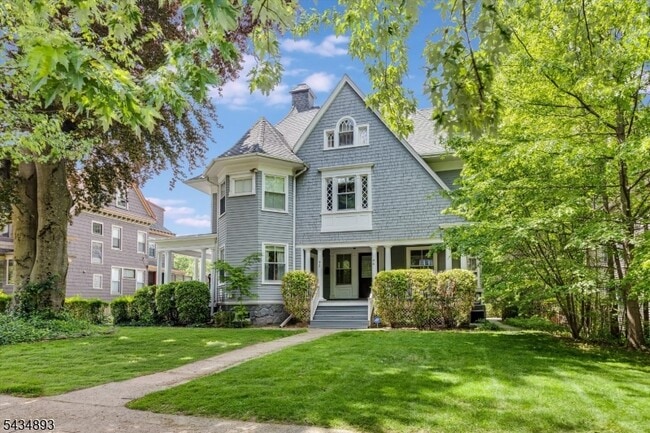 Photo - 92 Midland Ave