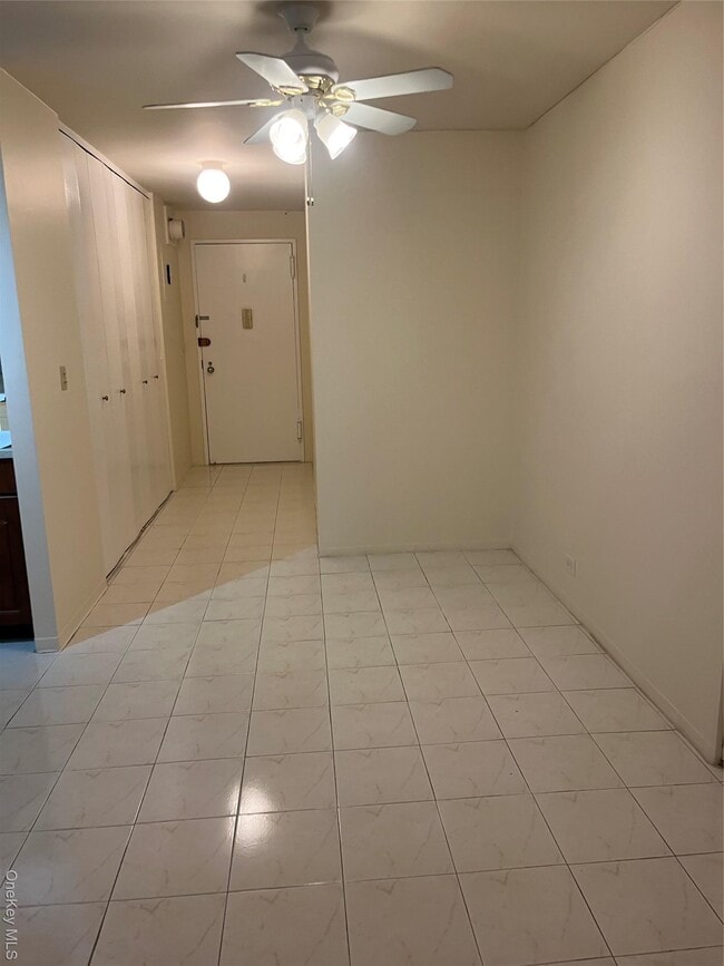 Photo - One Bay Club Dr Unit 6L