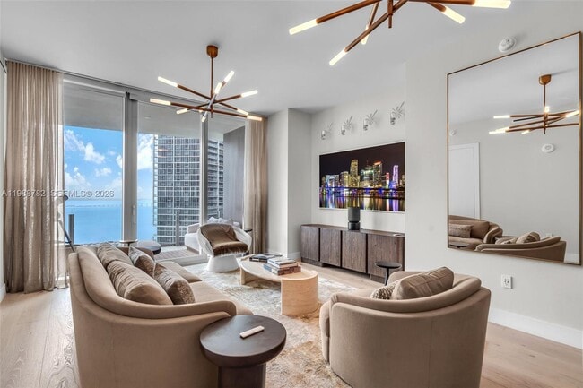 Building Photo - 300 Biscayne Blvd Way Unit 2605W