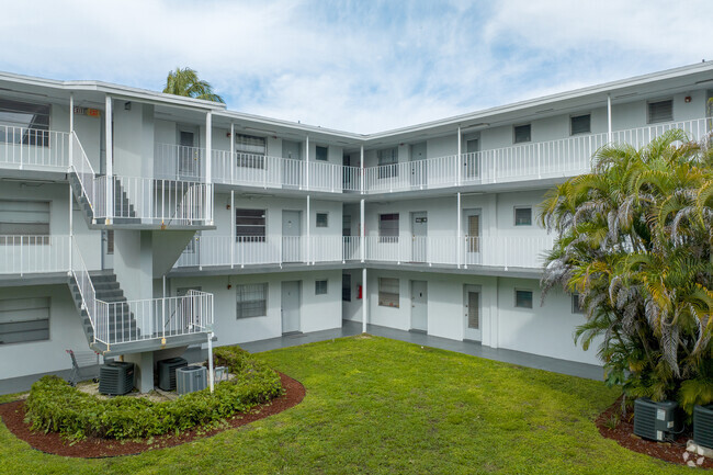 Building Photo - Esquire Apartments