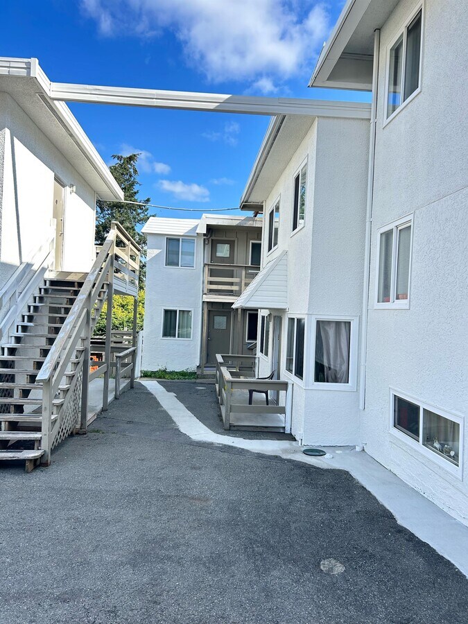 Photo - 646 Admirals Rd