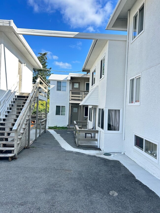 Photo - 646 Admirals Rd