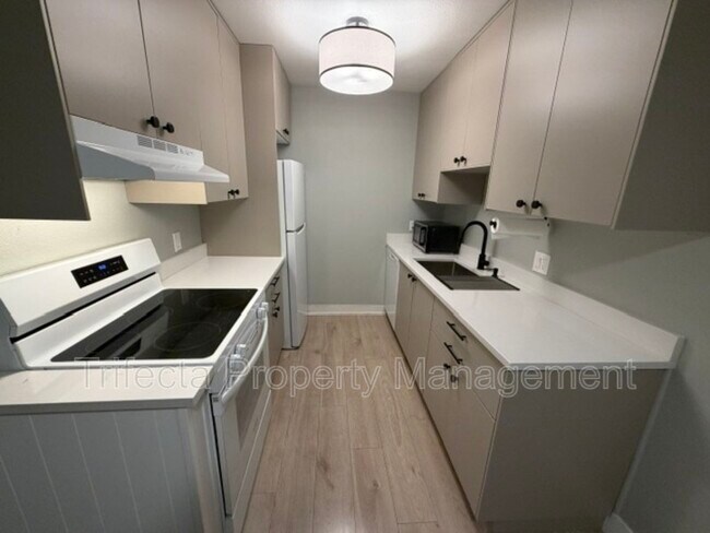 Photo - 3431 Stover St