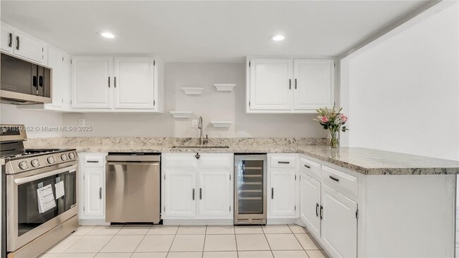 Building Photo - 7123 SW 115th Pl Rental