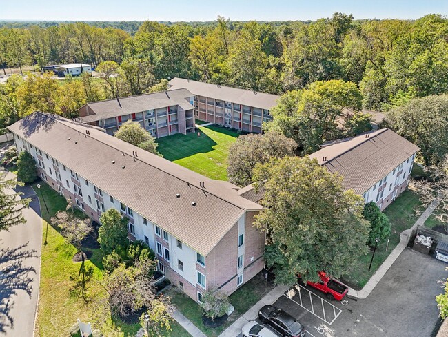 Photo - Raccoon Creek Apartments