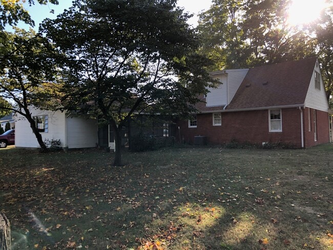 Photo - 439 S Chillicothe St