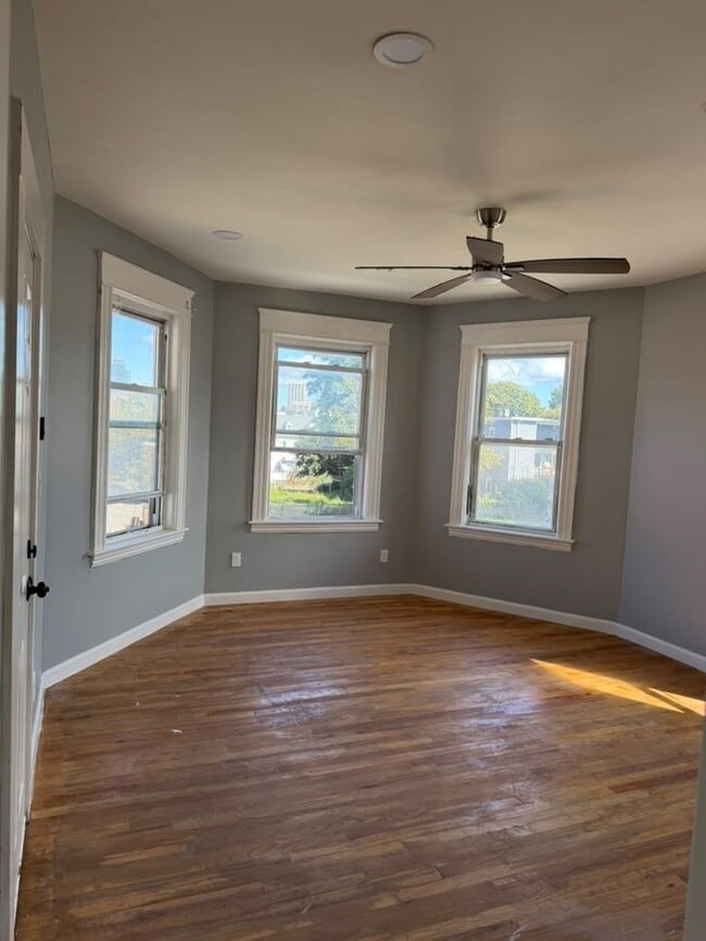 53 Ellsworth St Unit 3