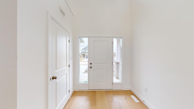 Photo - LOVELY FOUR BEDROOM HOME IN ILDERTON
