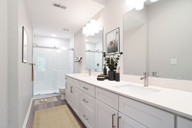 3BD, 3BA - Townhome - Premium Bathroom