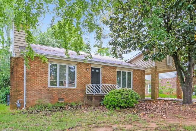 Photo - 2112 Golfview Dr SE