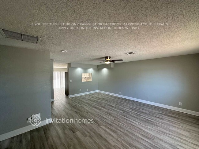 Photo - 6206 Wauconda Way W