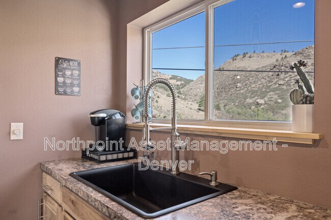 Photo - 4916 Lone Pine Dr