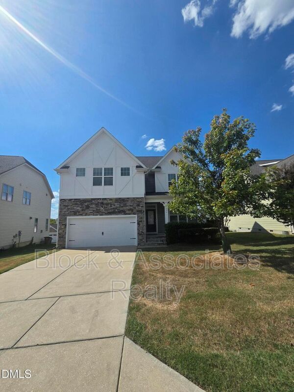 336 Plott Hound Ln