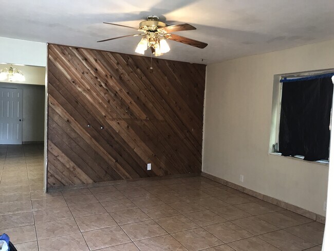 Photo - Large 5-2 house in Oakland Park