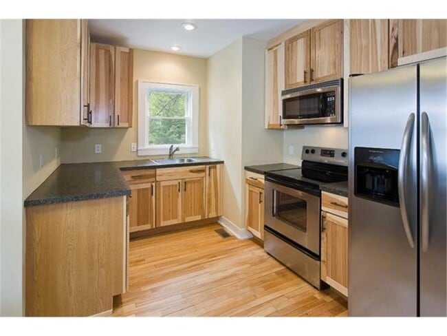 Photo - 891 21st Ave SE