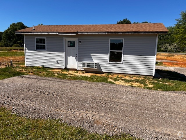 Building Photo - 3 Sutton Lane Rental