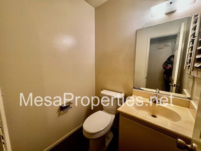 Photo - 810 Lancaster Dr