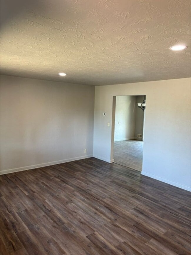 Photo - 1118 Hemlock St NW