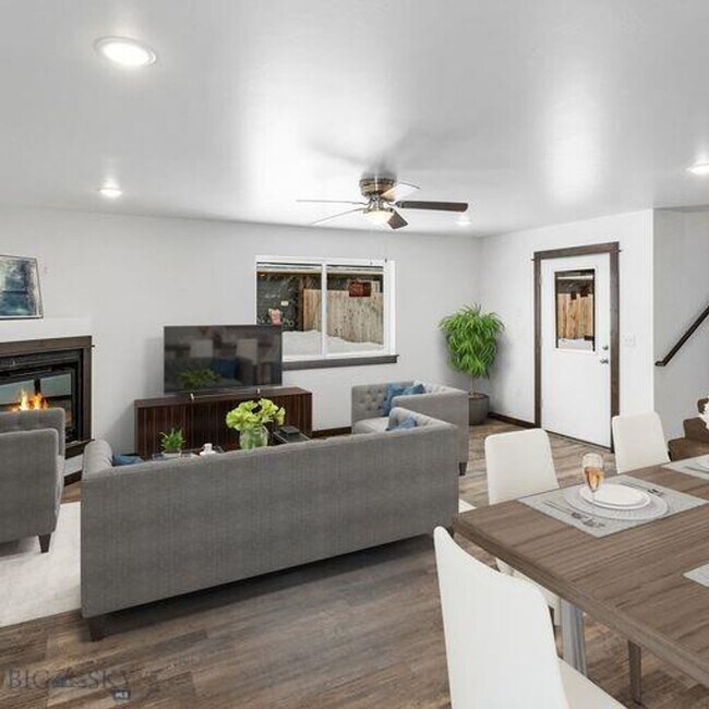 Photo - 704 Black Diamond St Apartamento Unidad C