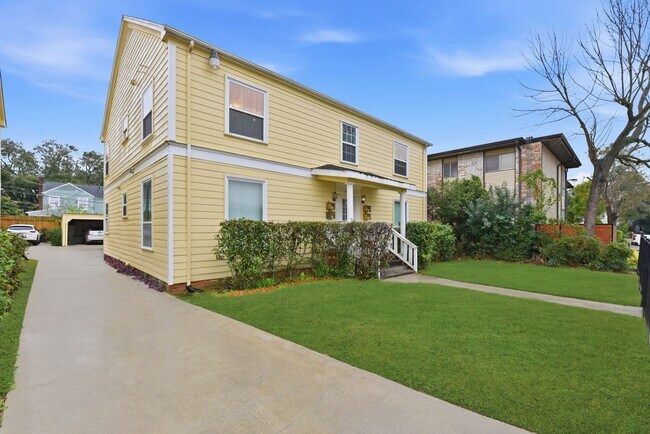 Photo - 2513 Shakespeare St Unit 3