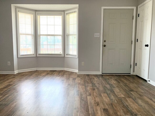 Photo - 1013 Mile High Dr